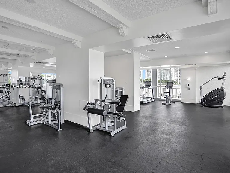 18041 Biscayne Blvd #803 — Photo 16
