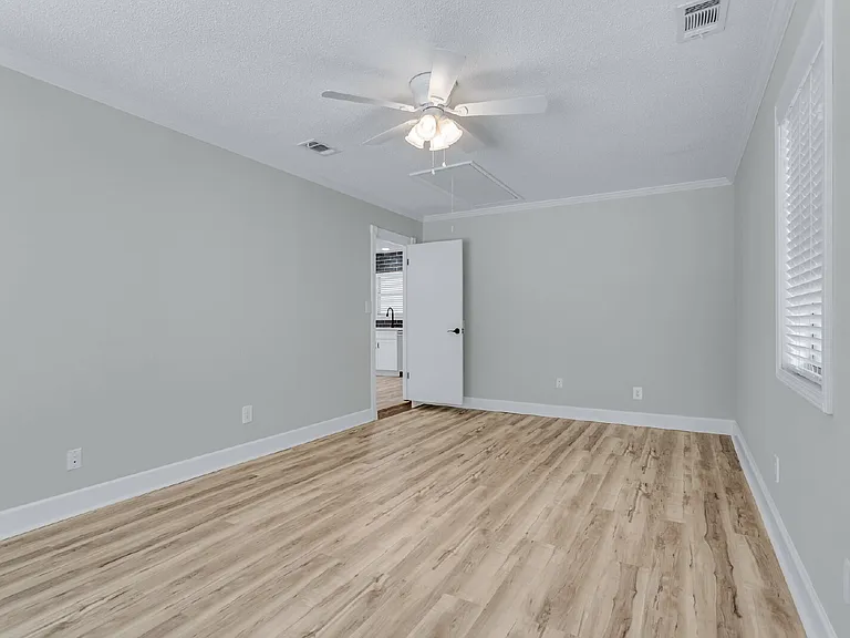 13 Oxford Ct — Photo 16