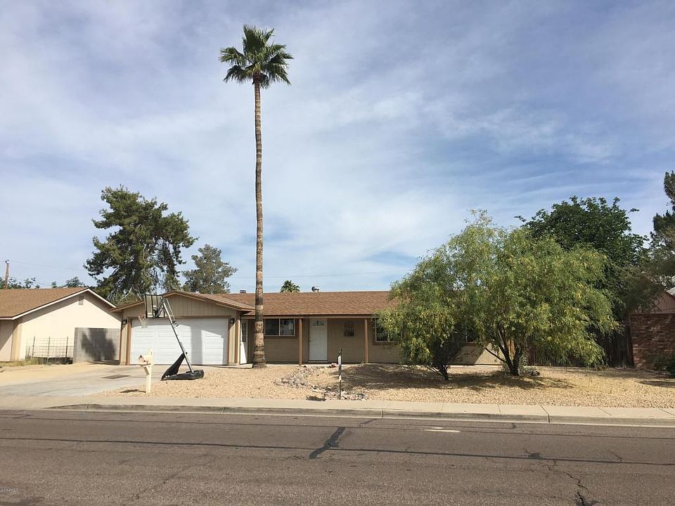 1st image of 3730 E Paradise Ln