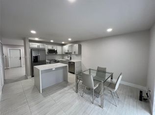Chateaubleau Villas Condo, Miami, FL 33165