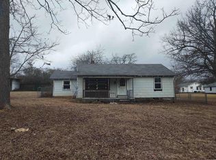 905 Tyler St, Mena, AR 71953