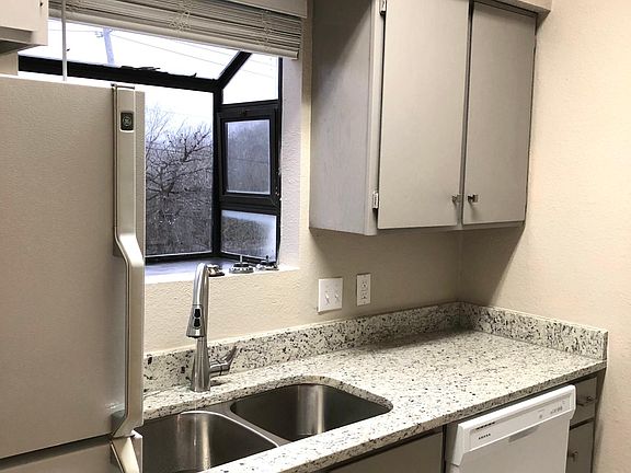 5th image of 2503 W Slaughter Ln #D