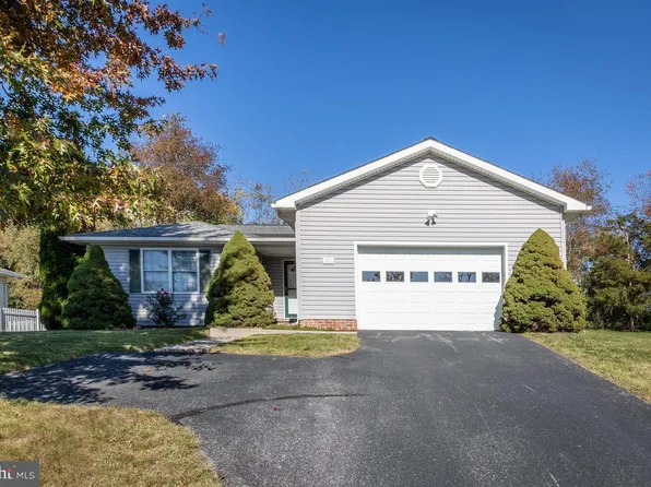 111 Price Dr, Bridgewater, VA 22812