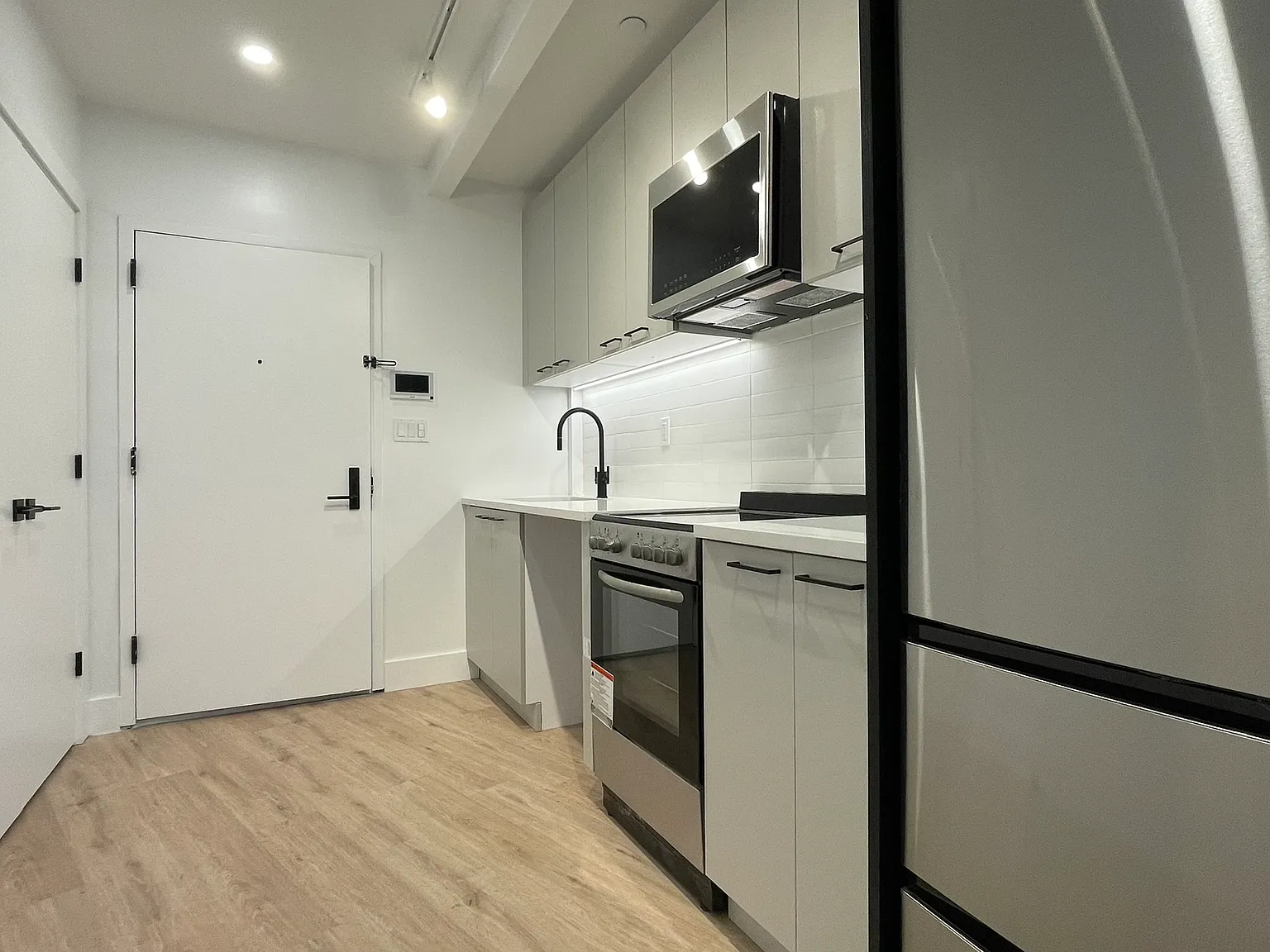 129 Mcdonald Avenue — Photo 3