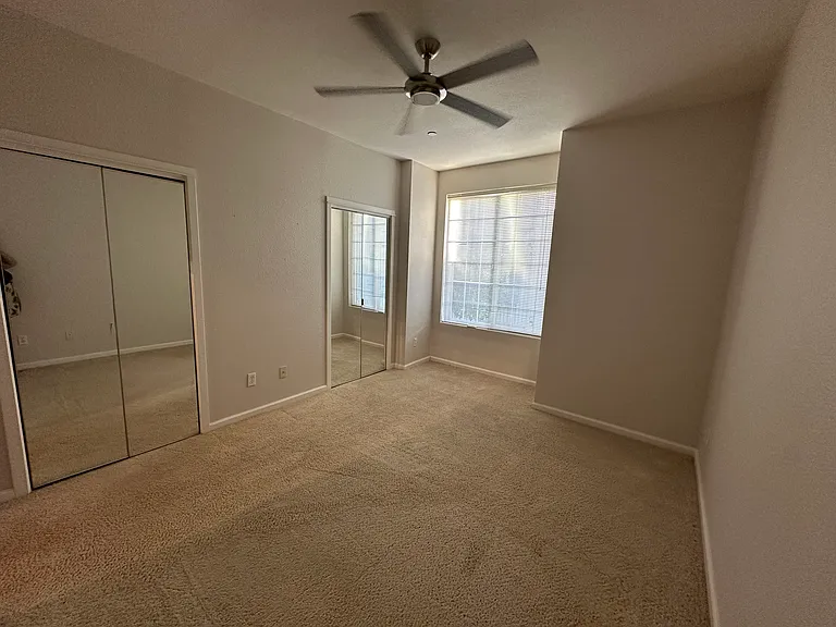Middle floor bedroom