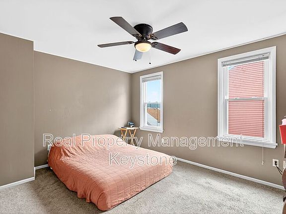 5th image of 2835 Edwards Way