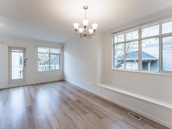 6111 No 1 Rd #8, Richmond, BC V7C 1T4