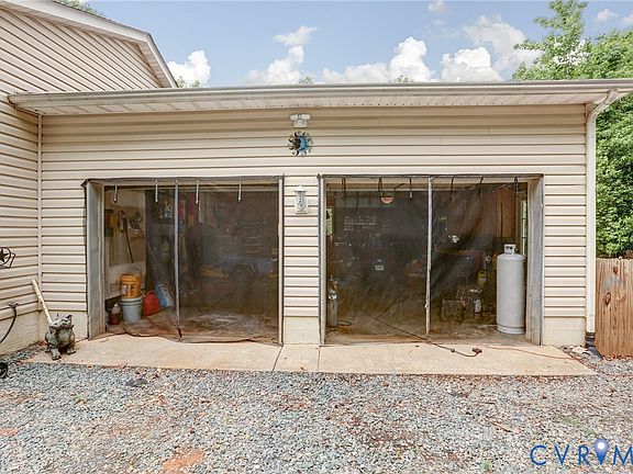 3rd image of 9689 Shannon Hill Rd