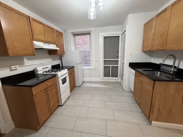 220 Hanover St, Boston, MA