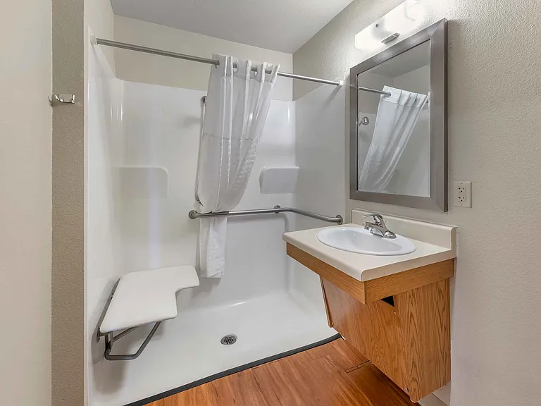 Studio Suite - 1 Full Bed