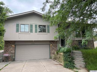 12605 Ellison Cir, Omaha, NE 68164