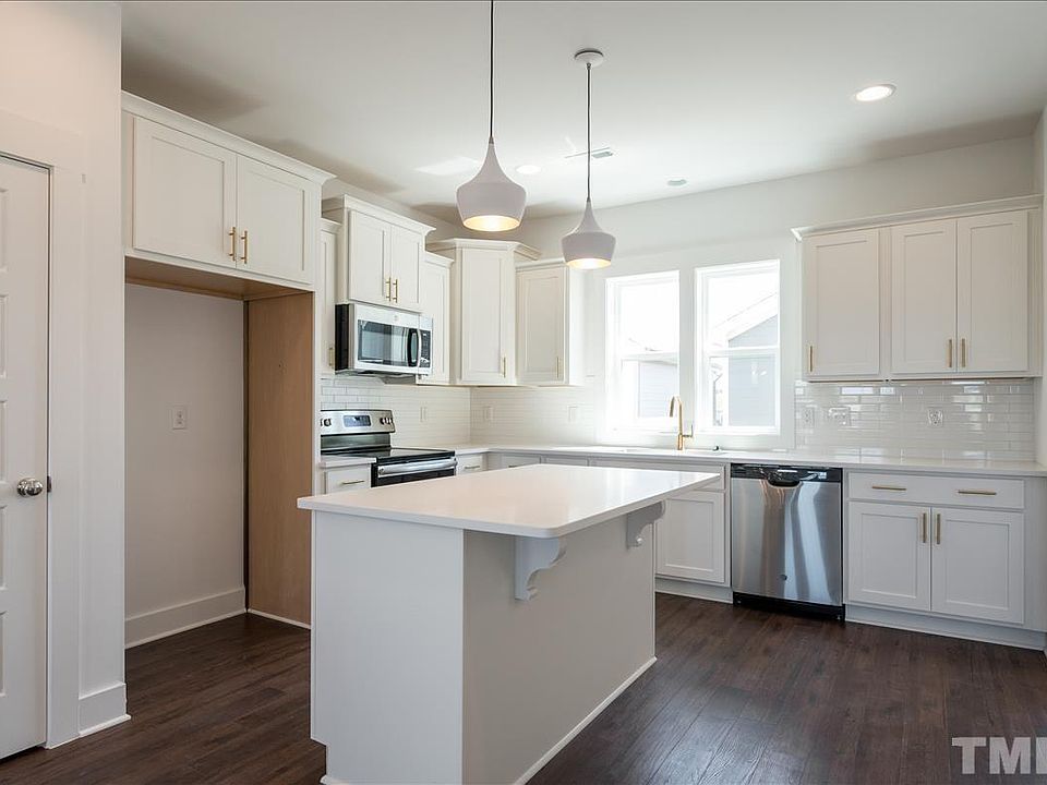 2nd image of 220 Daniel Ridge Rd #1225