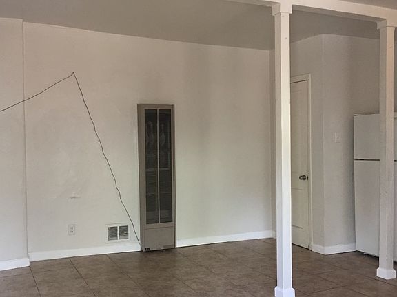 3rd image of 311 Yale Blvd SE APT C