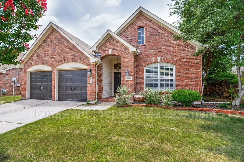 4112 Creek Hollow Way
