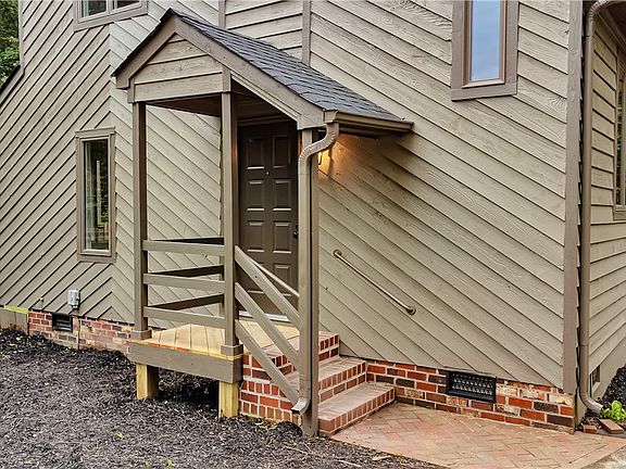 4th image of 9006 Blue Oak Ct