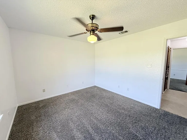 2315 E Highway 190 — Photo 37