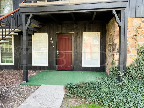 2902 Airport Rd, Colorado Springs, CO