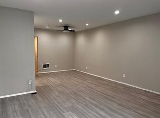 10975 Rose Ave, Los Angeles, CA 90034