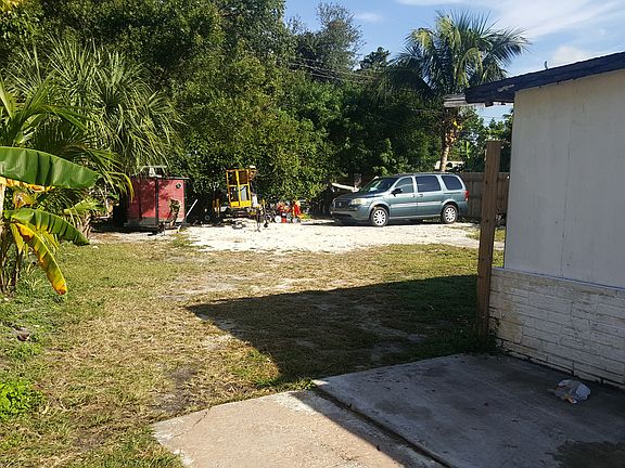 2nd image of 6231 SW 41st Pl
