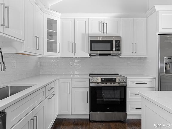 3rd image of 338 Stevenson Road