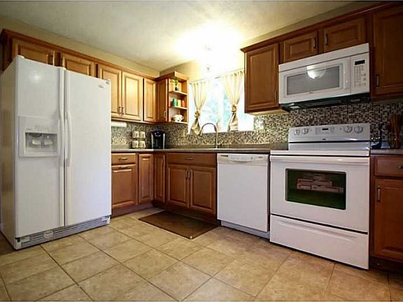 5th image of 3705 Silina Dr