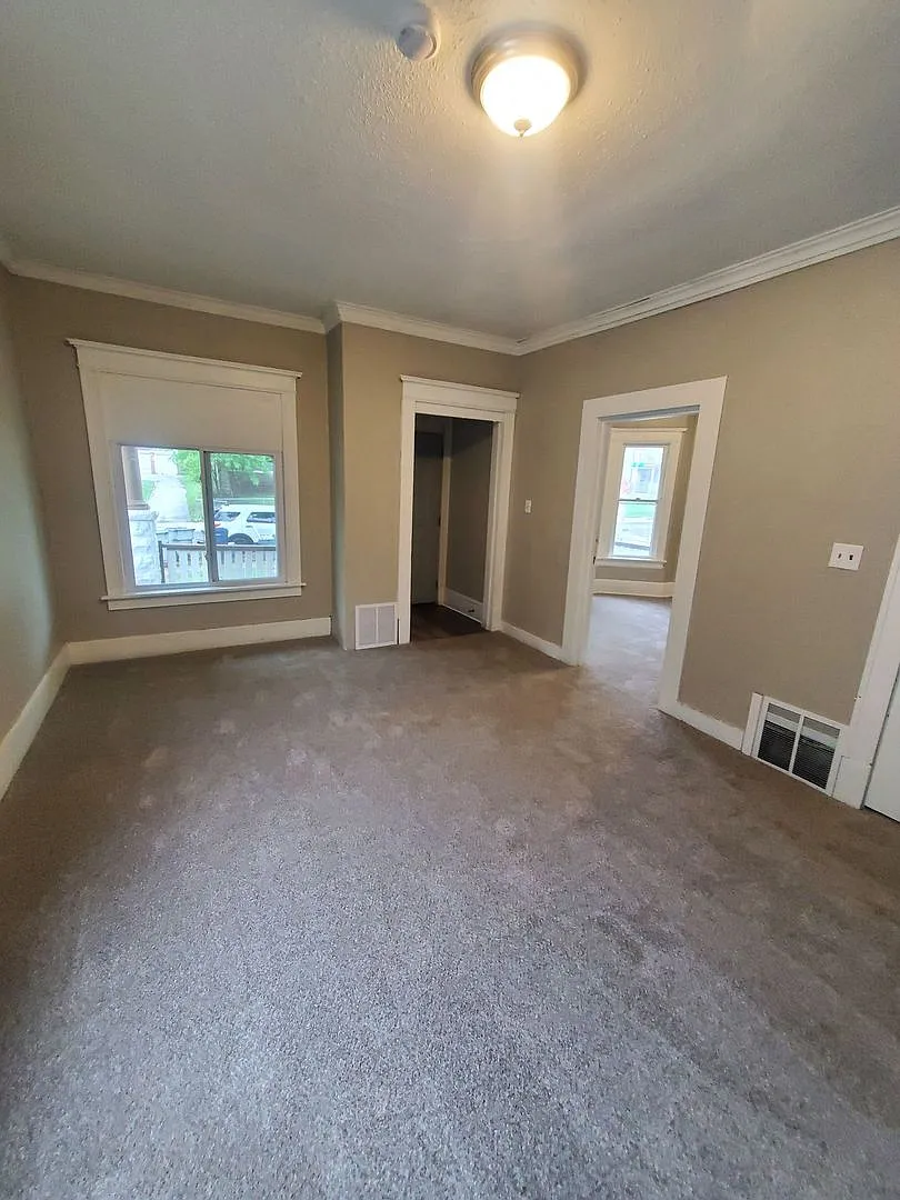 1528-1528a W Concordia Ave. (Ace Property) — Photo 3