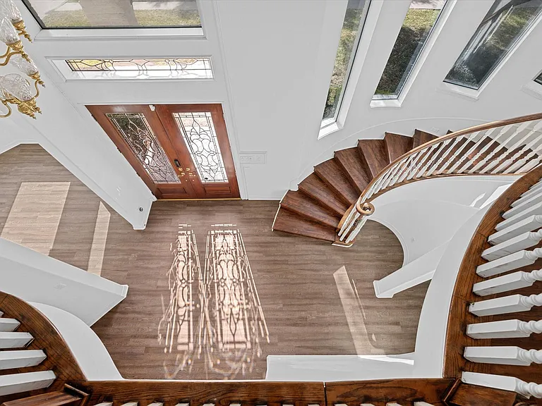 15318 Beecham Dr — Photo 29