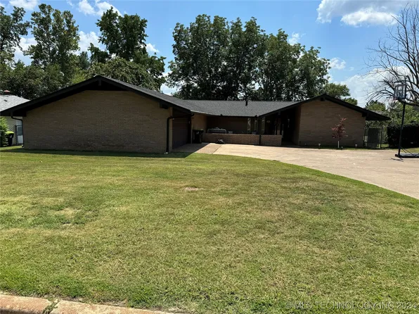 2201 Fullview Dr, Ada, OK 74820