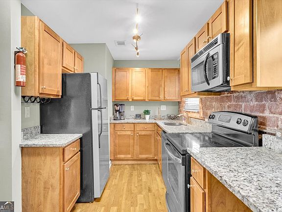 5th image of 562 Formwalt St SW APT 4