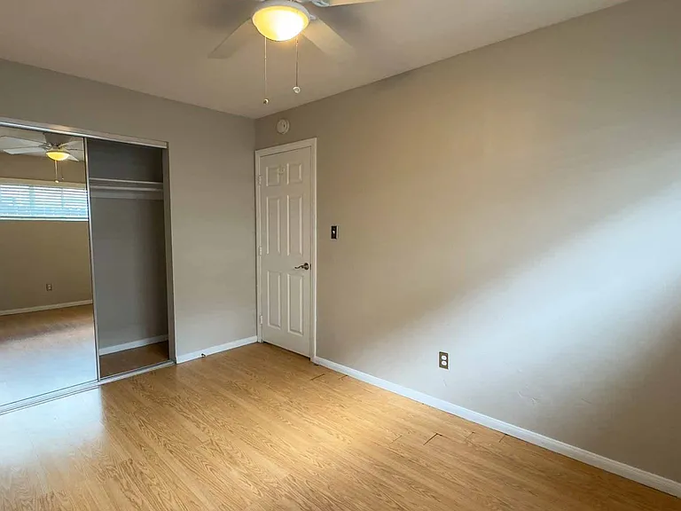 Pershing North — Photo 20