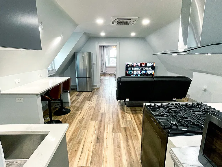 322 W McMillan St #3 — Photo 2