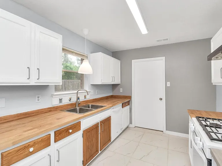 3626 Nutwood Ln — Photo 21