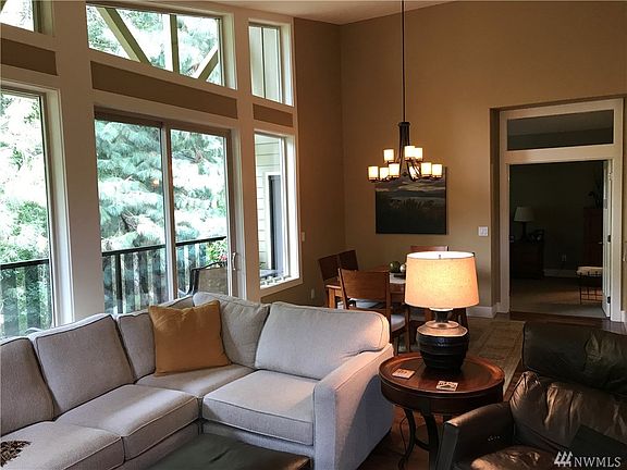 4th image of 411 19th St NE #6
