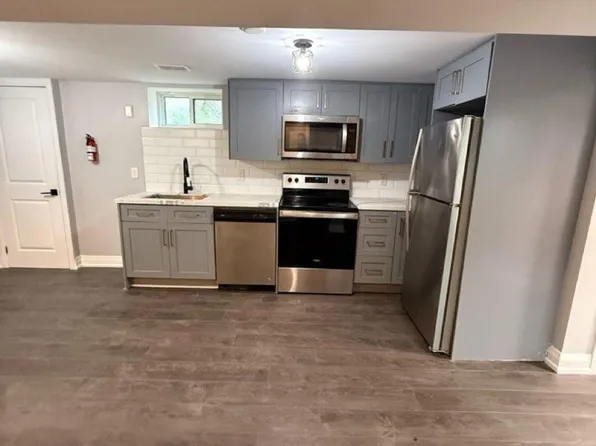 668 Frank St #1, Peterborough, ON K9J 4M9