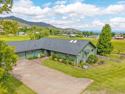 941 Beeson Ln, Talent, OR, 97540