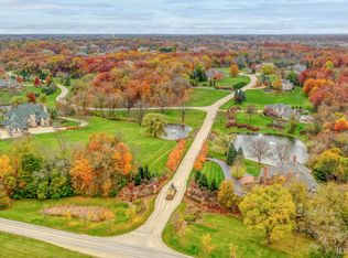 4N812 Old Farm Rd, Saint Charles, IL 60175