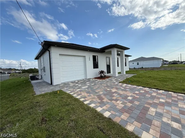 180 Pembroke St, Lehigh Acres, FL 33974