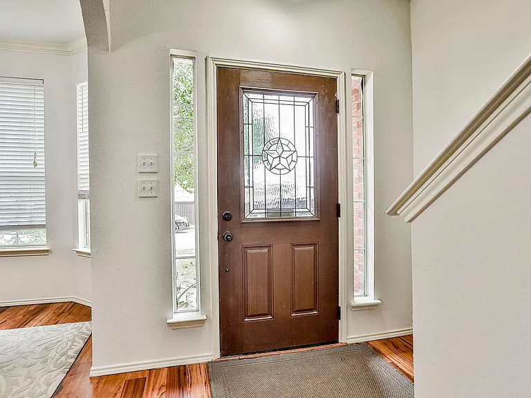 9921 Delamere Dr — Photo 5