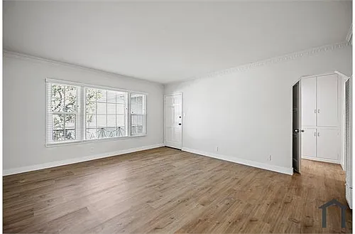 1645 Courtney Ave #10 Photo 1