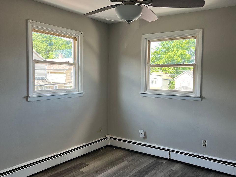 2nd image of 1217 Center Ave #6