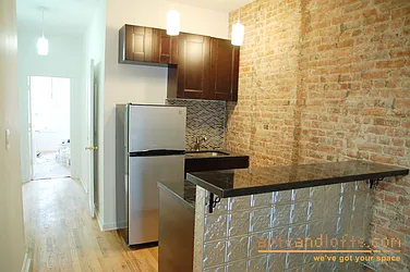 Rented by aptsandlofts.com