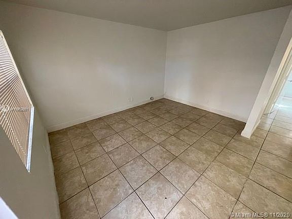 4th image of 101 NE 41st St APT A1