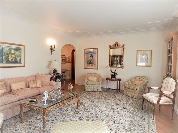 2nd image of 255 W 88th St APT 11A