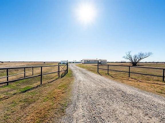 3rd image of 4001 County Road 2626