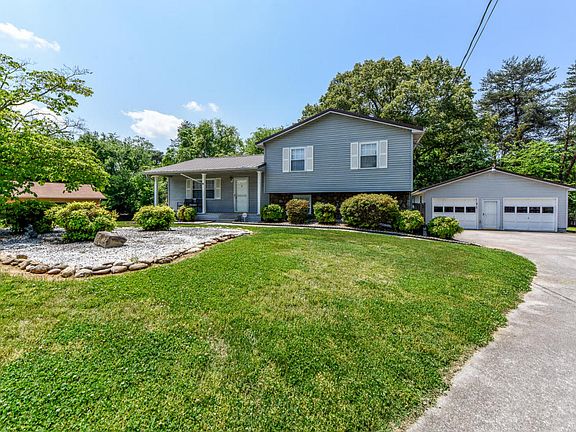 3rd image of 3026 Pleasant View Ave