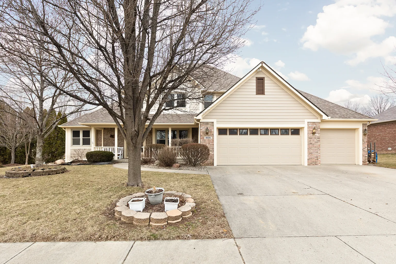 9026 Pinecreek Way photo 1