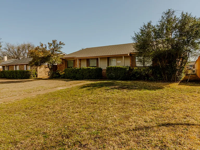 2614 Saint George Dr — Photo 19