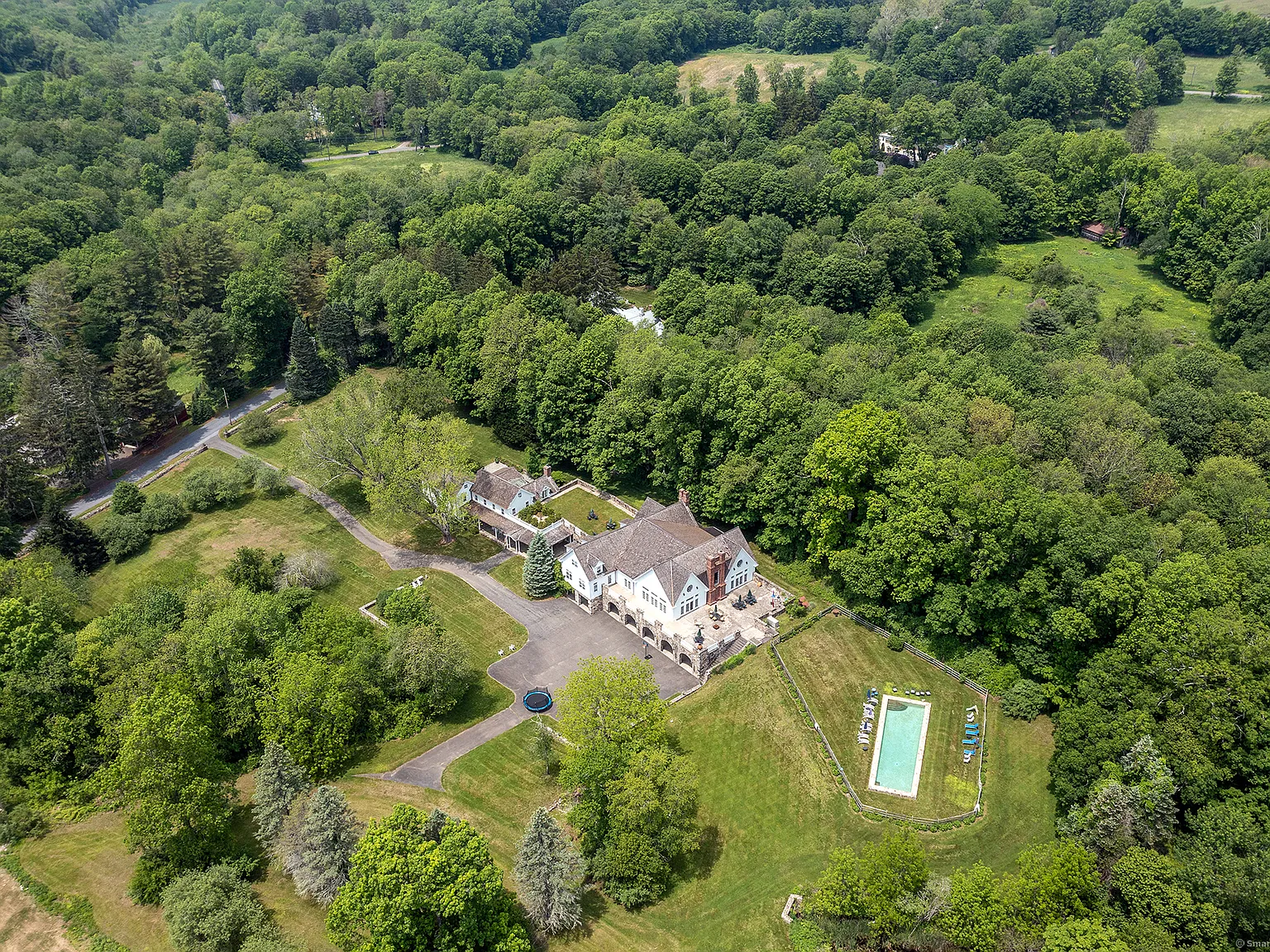 7 bed, 9.0 bath, 15000 sqft, $44,900 — Photo 2