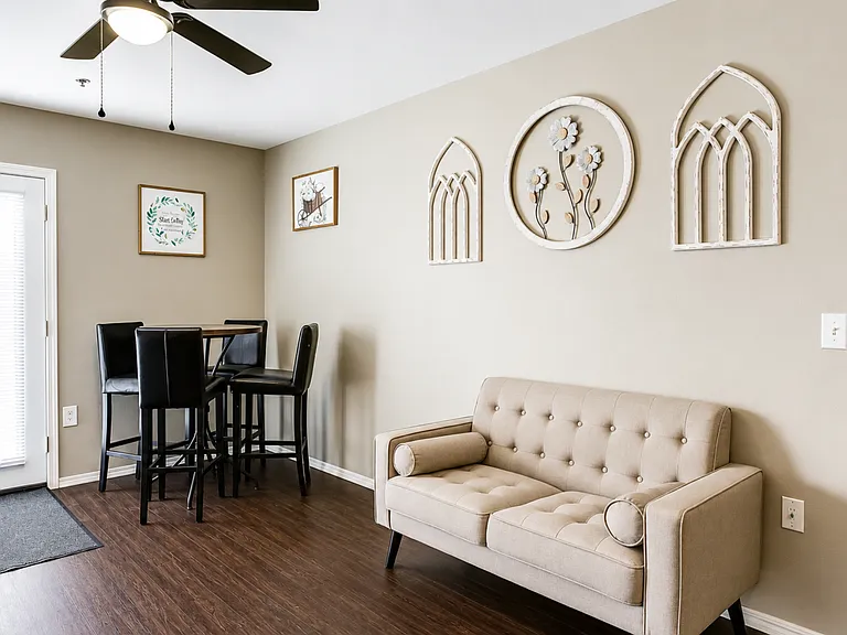 Mountain View Apartments — Photo 13