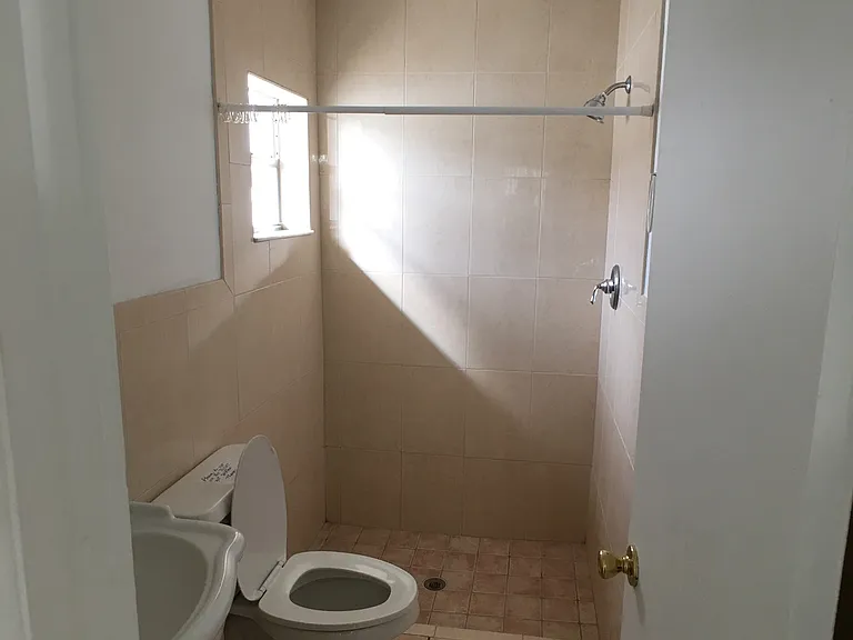 5852 Albert Rd — Photo 9
